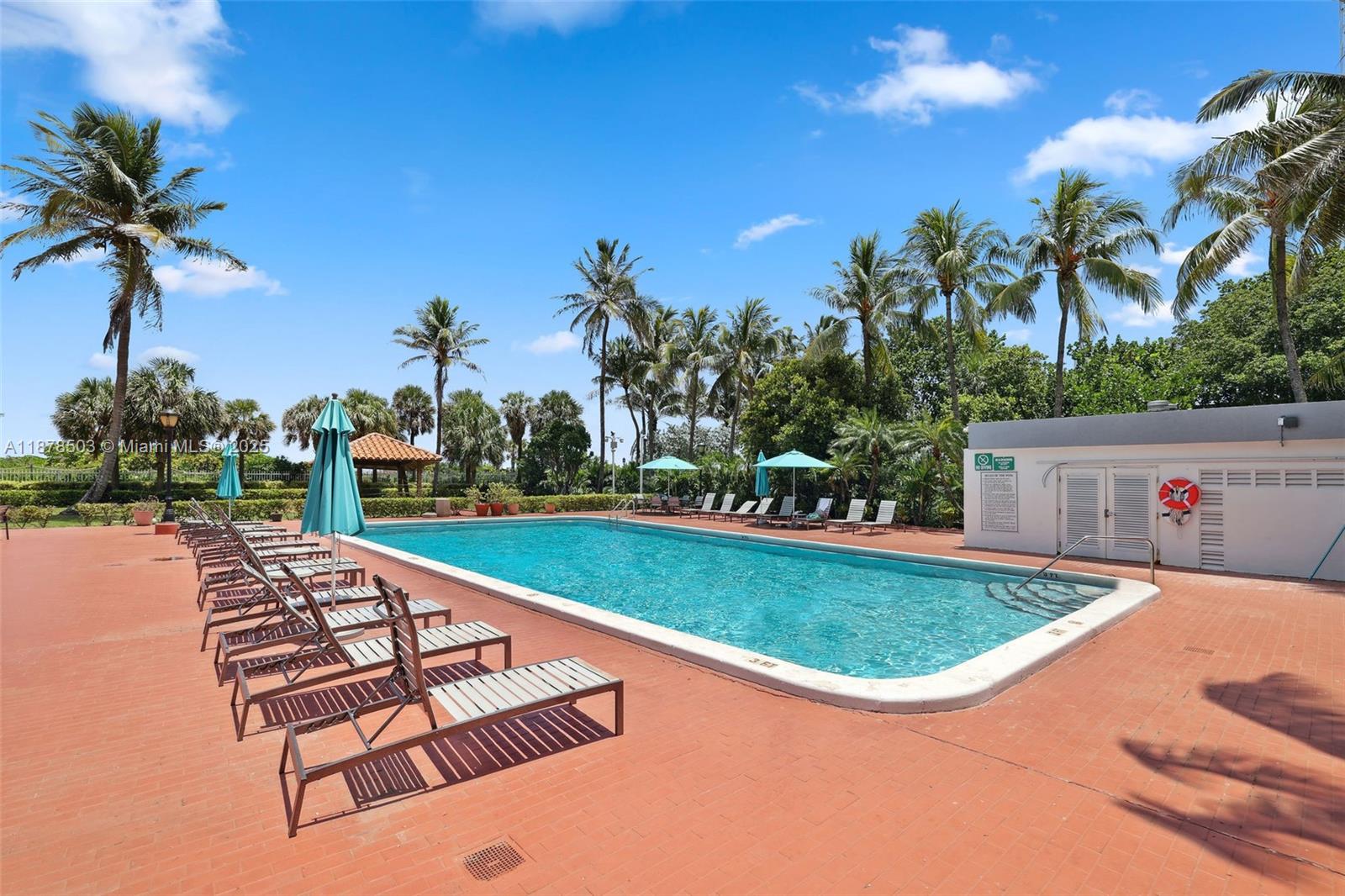 2401 Collins Avenue, Unit 1712 Miami Beach, FL 33140 - Photo 33 of 40