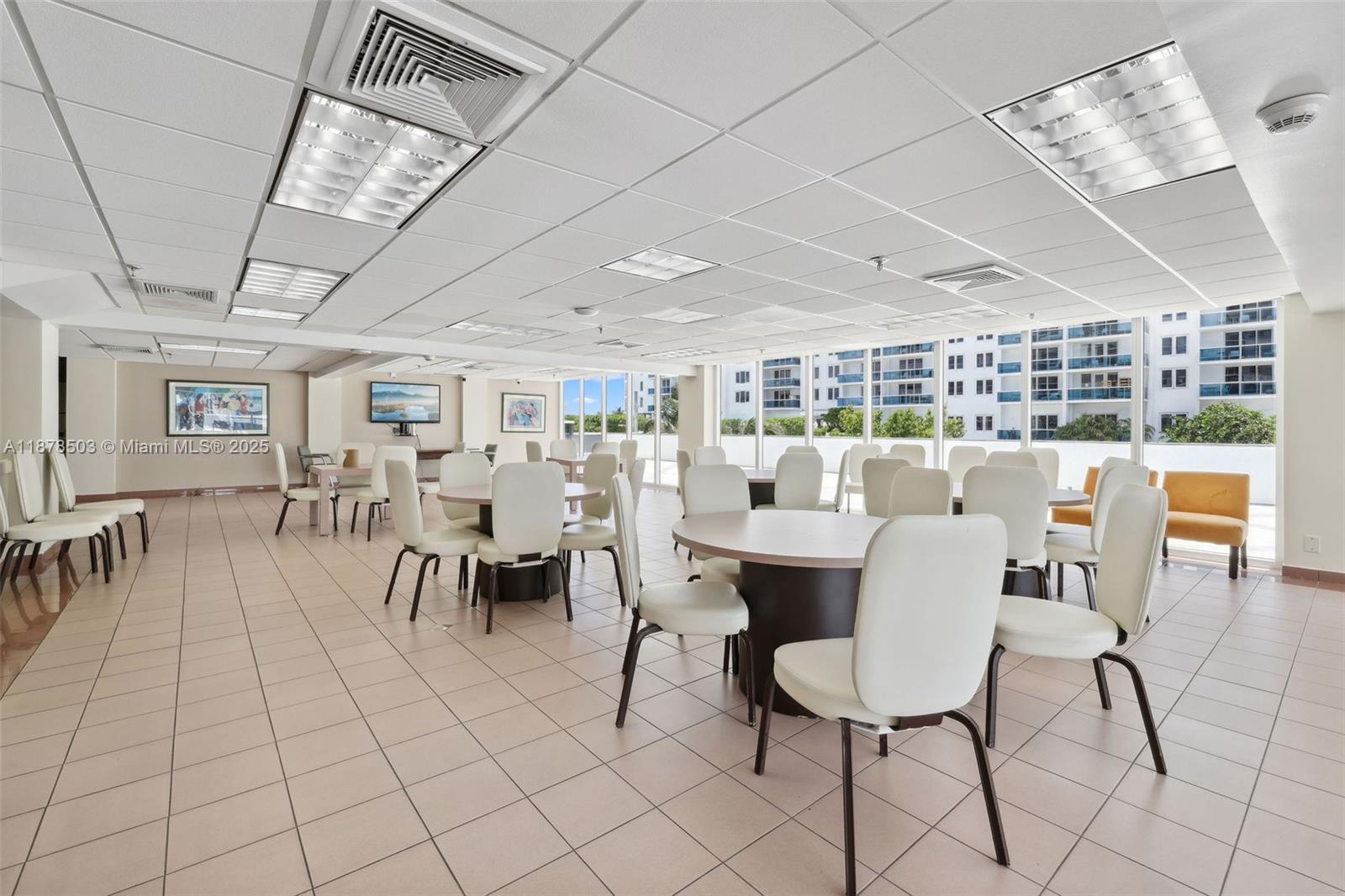 2401 Collins Avenue, Unit 1712 Miami Beach, FL 33140 - Photo 40 of 40