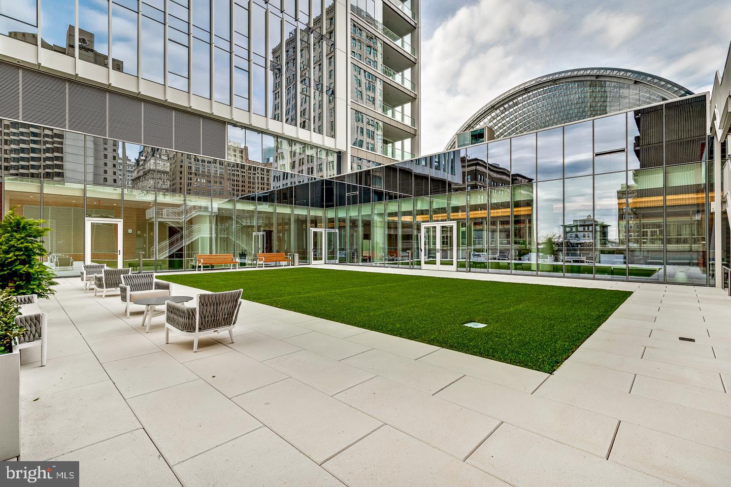 301 South Broad Street, Unit 4001 Philadelphia, PA 19107 - Photo 58 of 84 a view of a building with a yard