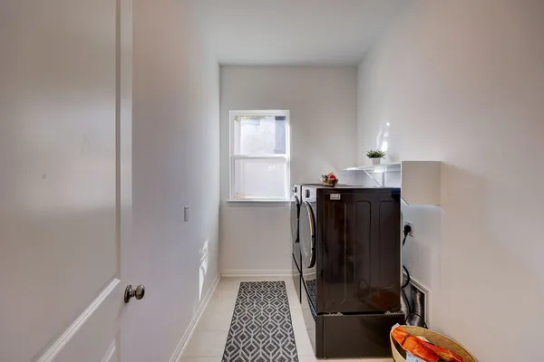 $799,900 | 351 Pigeon River Road, Kyle, TX 78640