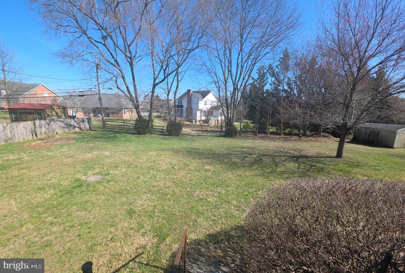 13517 Paradise Church Road Hagerstown, MD 21742 - Photo 14 of 15 a view of a yard with a house