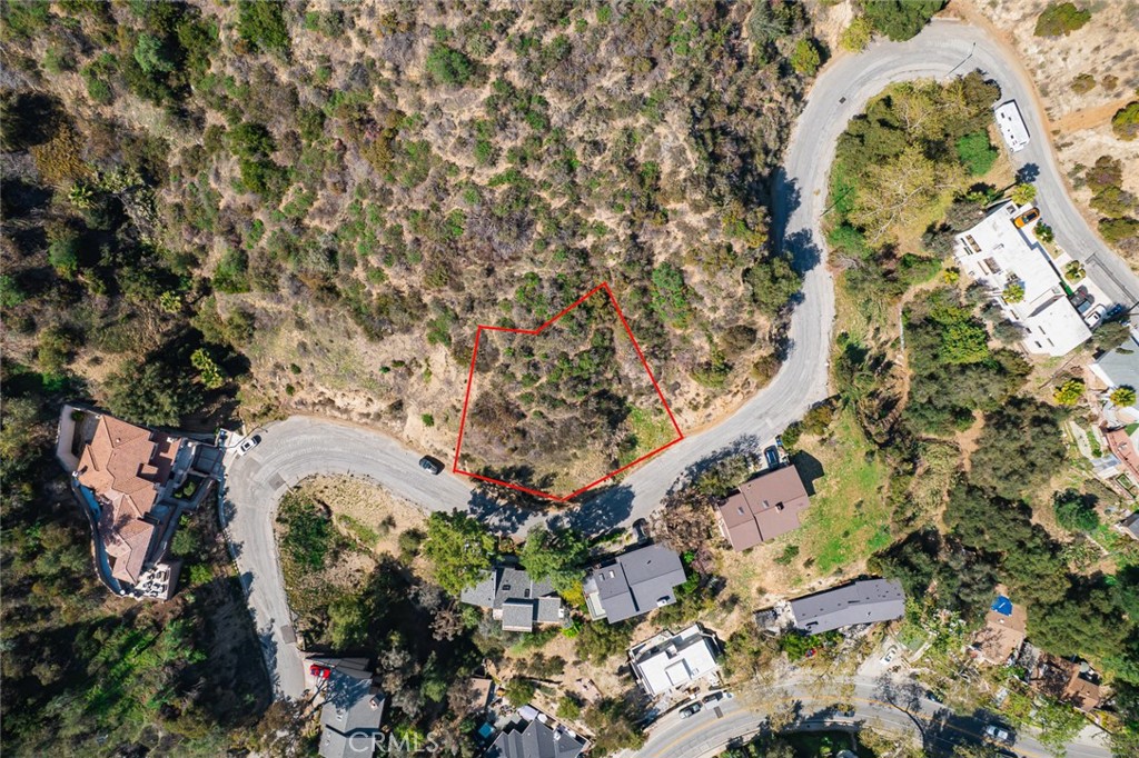 2745 Kennington Drive Glendale, CA 91208 - Photo 10 of 14 view of a city