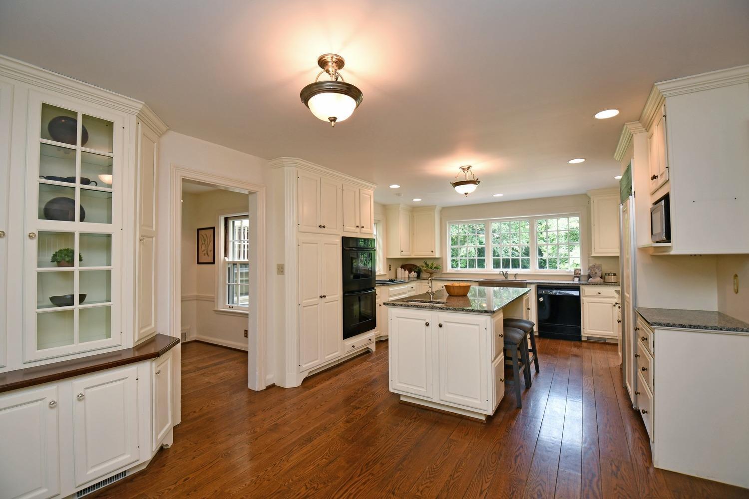 233 Reily Road Wyoming, OH 45215 - Photo 12 of 50 Gallery Image 12
