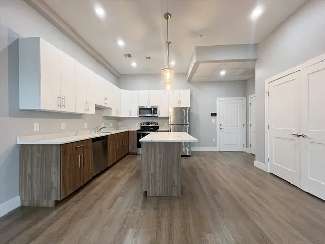 $2,750 | 80 Bridge Street, Unit 207, Dedham, MA 02026