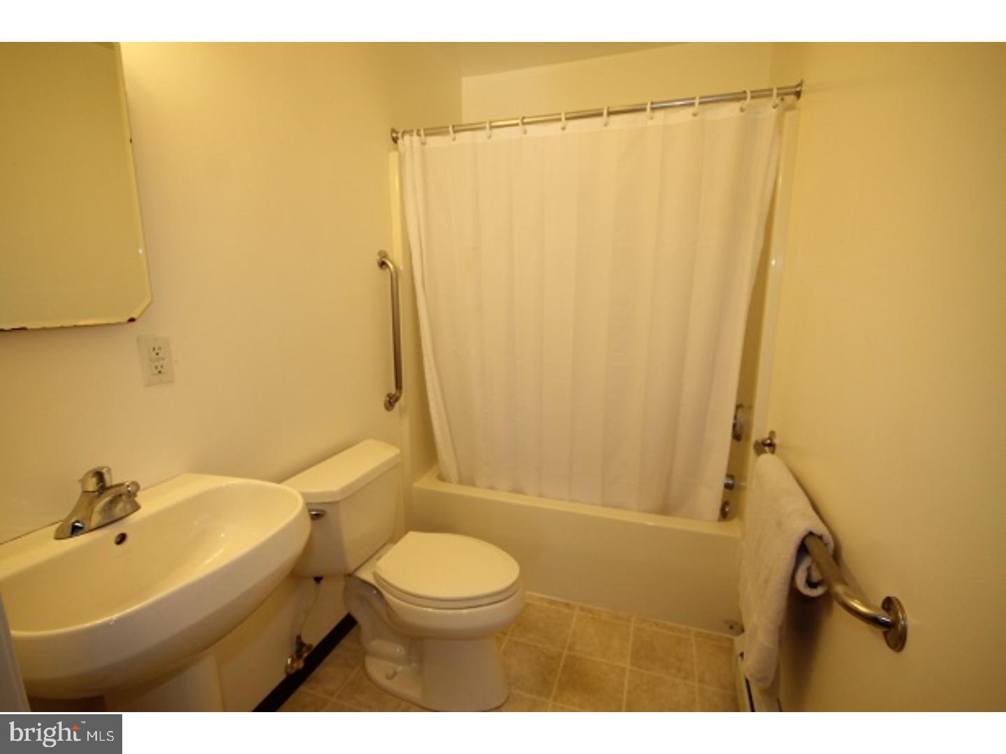 960 Store Road Harleysville, PA 19438 - Photo 15 of 17 Bathroom