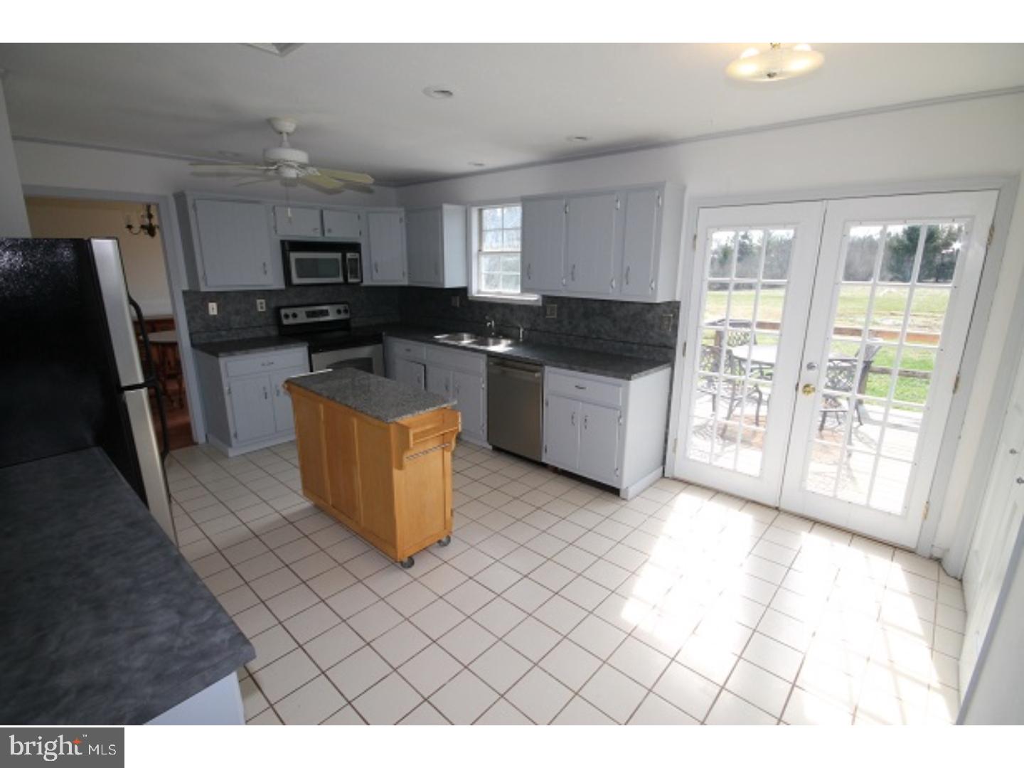 960 Store Road Harleysville, PA 19438 - Photo 3 of 17 Kitchen