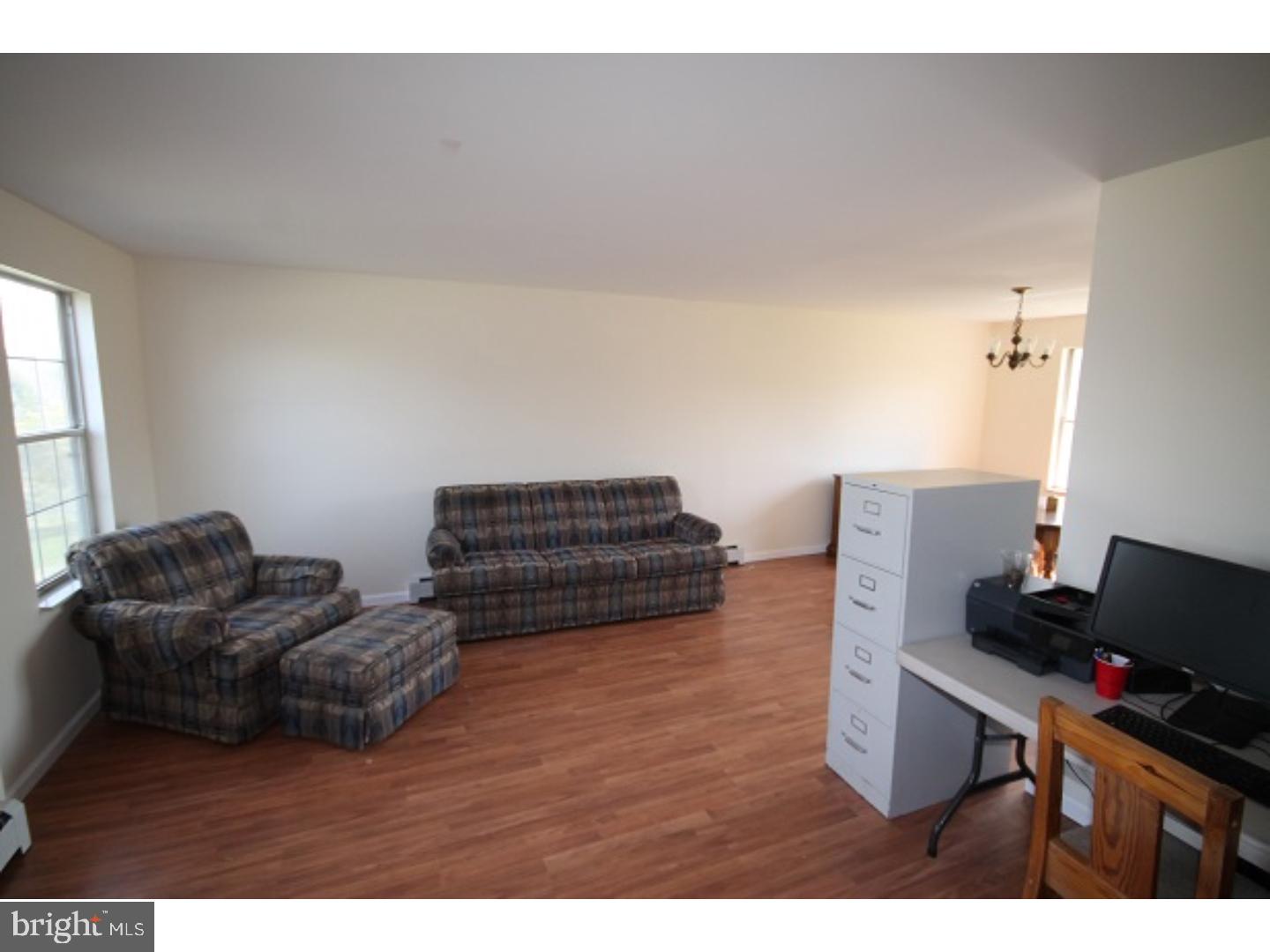 960 Store Road Harleysville, PA 19438 - Photo 7 of 17 Living Room