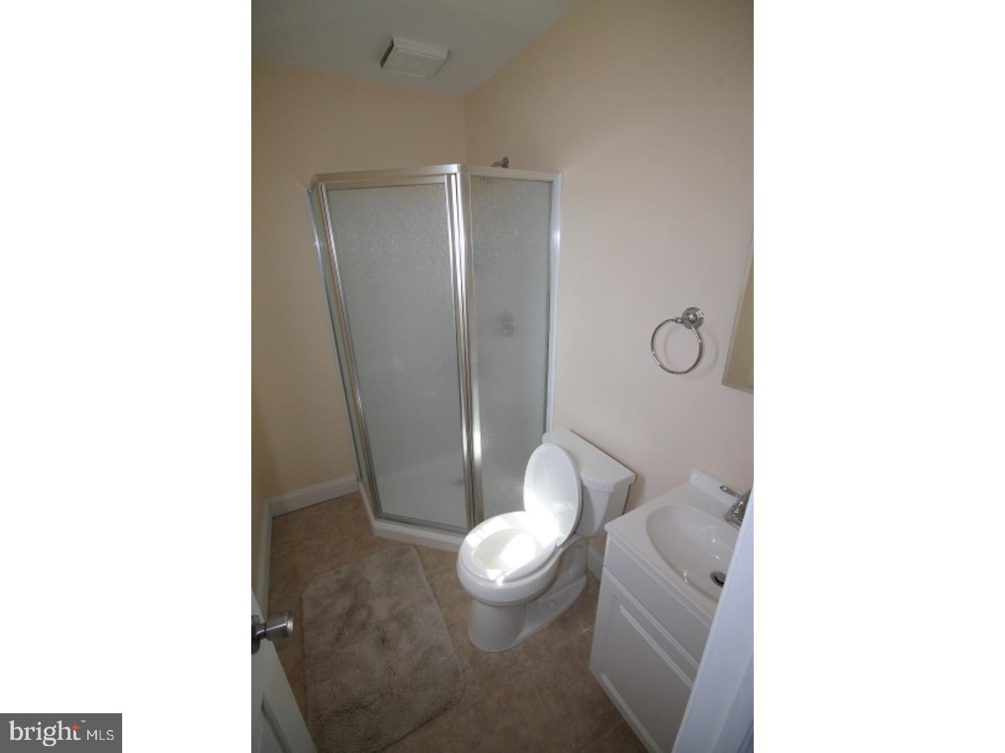 960 Store Road Harleysville, PA 19438 - Photo 9 of 17 Master Bathroom