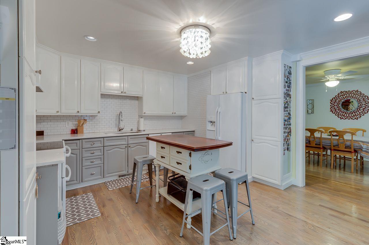 302 Sweetwater Road Greer, SC 29650 - Photo 8 of 28 Gallery Image 8