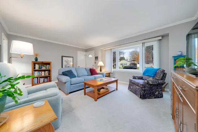 $180,000 | 719 Blenheim Drive, Rockford, IL 61108