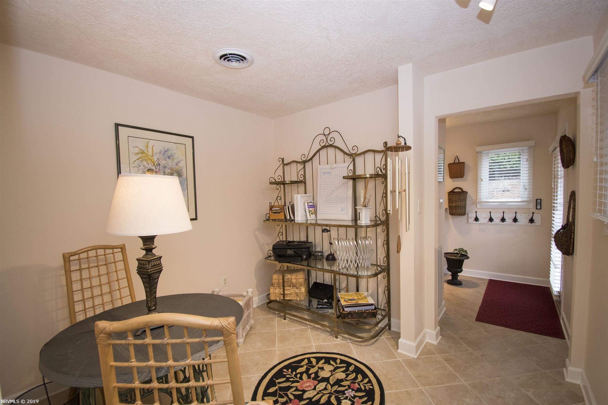 4411 Mariners Point Road Radford, VA 24141 - Photo 31 of 46 Gallery Image 31