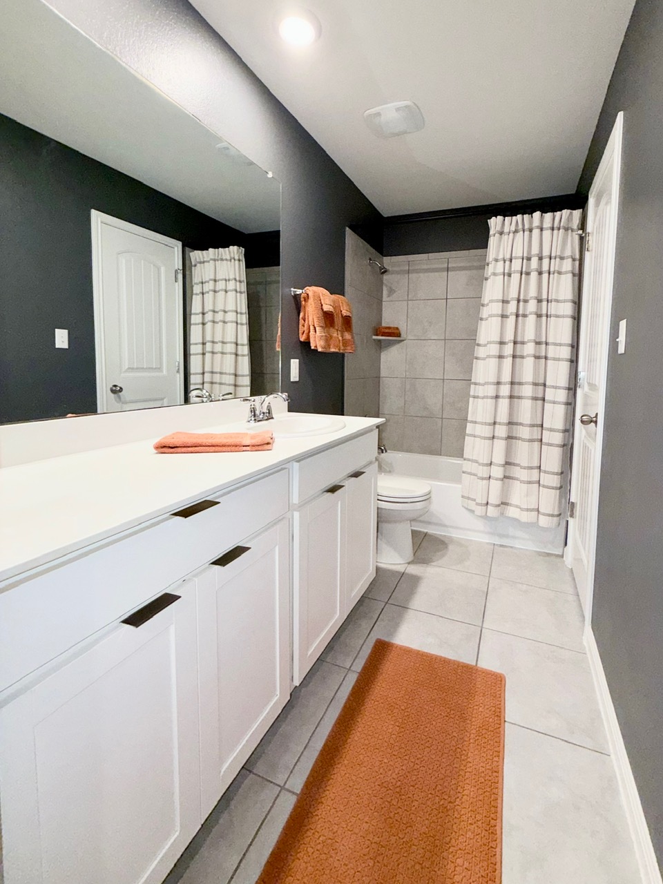 1005 Sundrops Street Leander, TX 78641 - Photo 22 of 39 a large white room with a large window