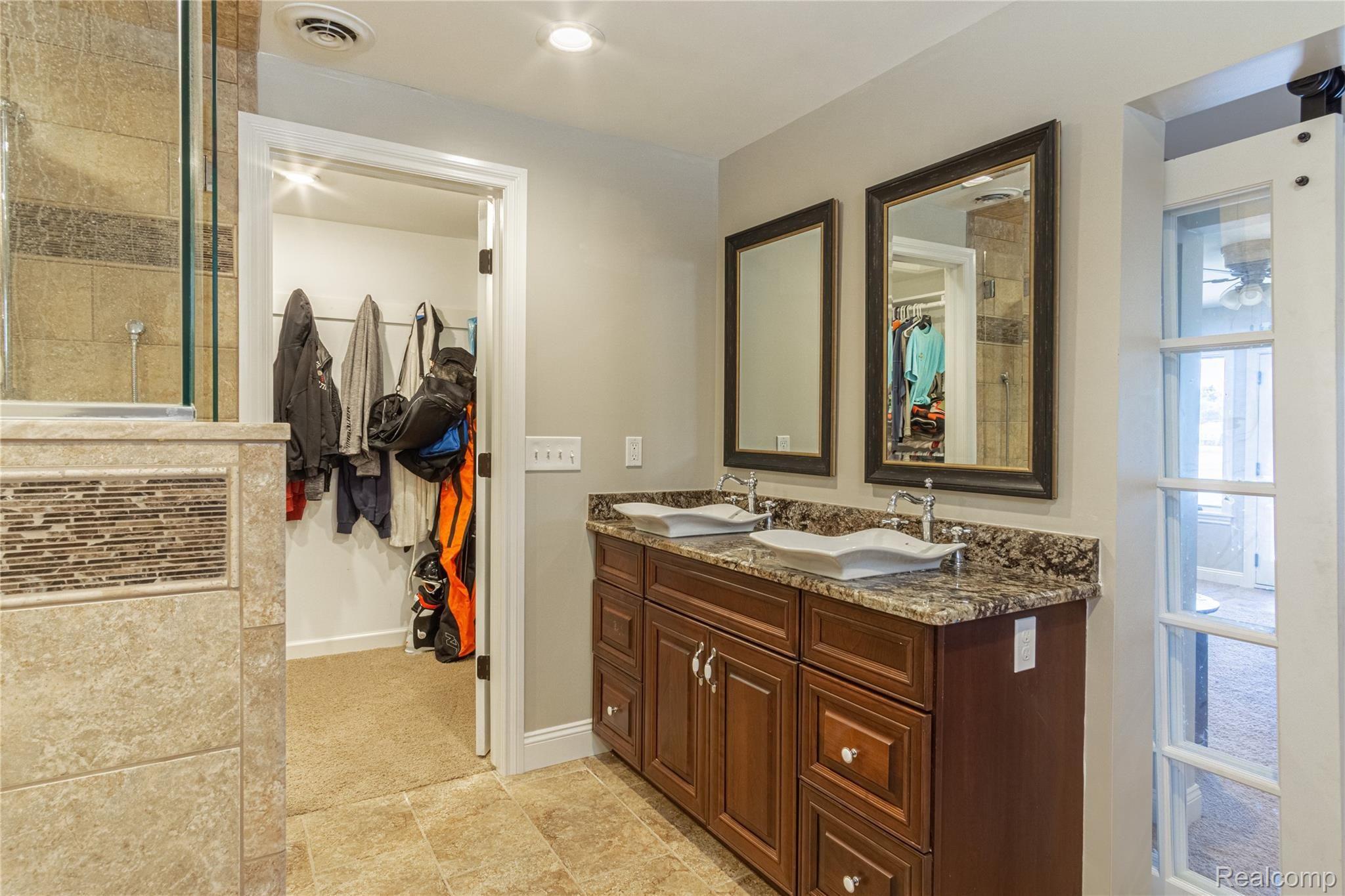 13558 South Horrell Road Fenton, MI 48430 - Photo 14 of 28 Interiors (24 of 30).jpg