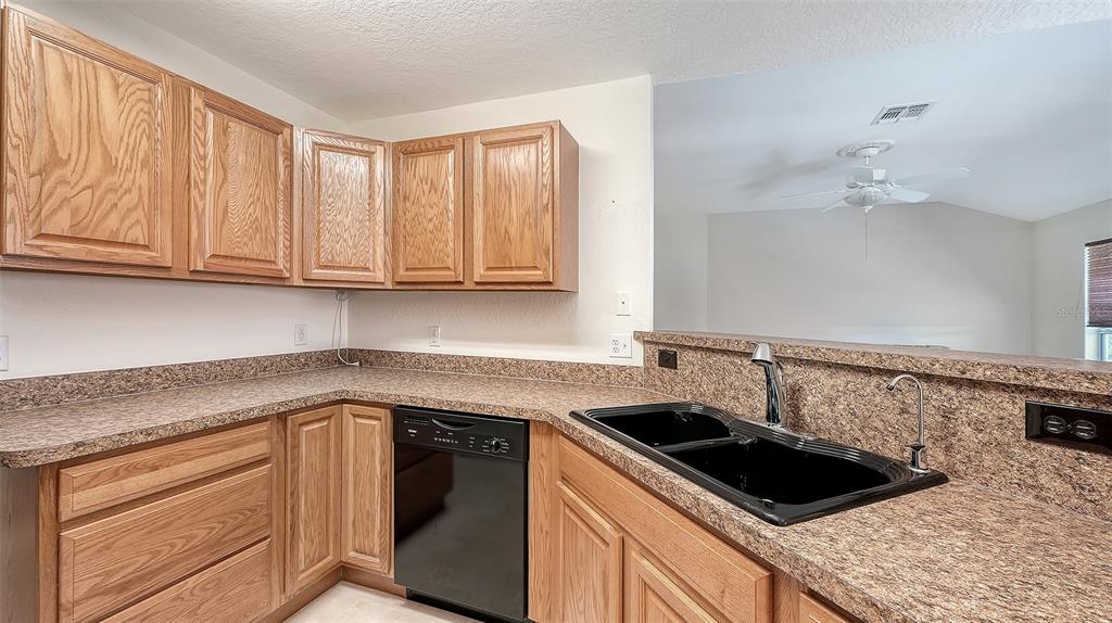 2452 Ashton Road Sarasota, FL 34231 - Photo 12 of 33 Gallery Image 12