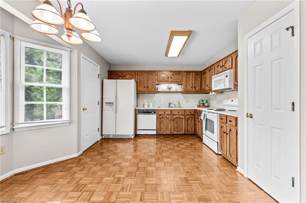3603 Fieldview Road Pleasant Garden, NC 27313 - Photo 6 of 31 Gallery Image 6