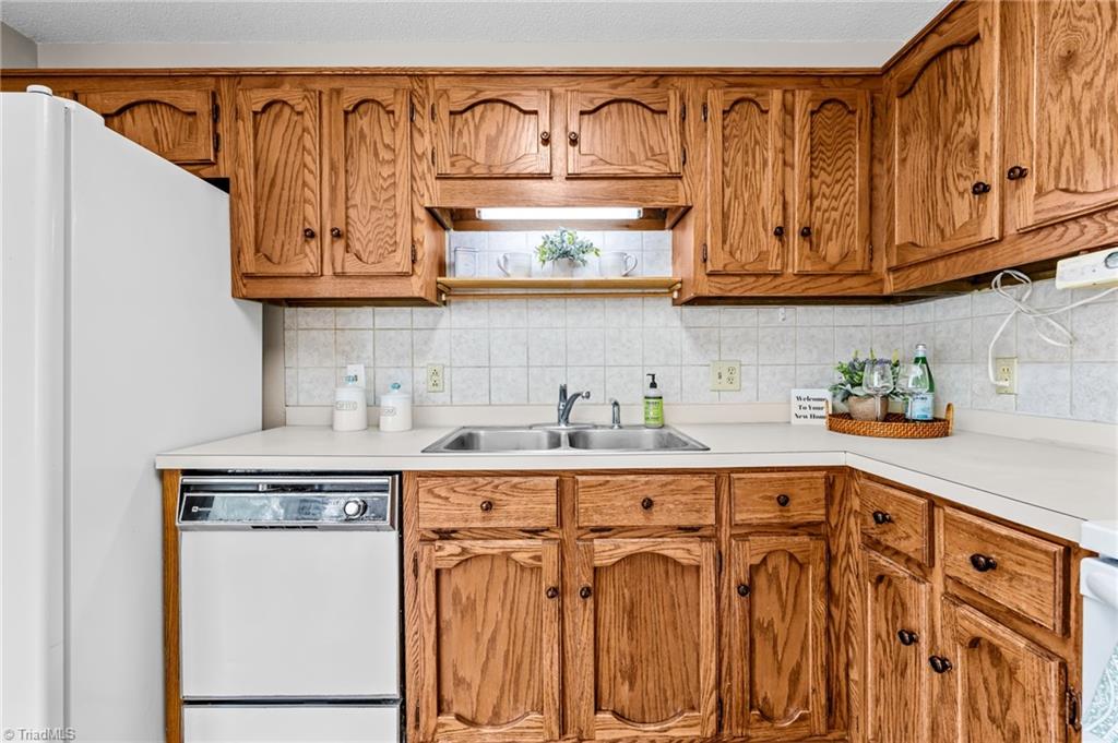 3603 Fieldview Road Pleasant Garden, NC 27313 - Photo 10 of 31 Kitchen has lots of cabinet space for storage.