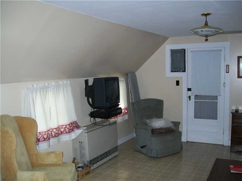 50W Budlong Farm Road Warwick, RI 02886 - Photo 9 of 11 Living Room.