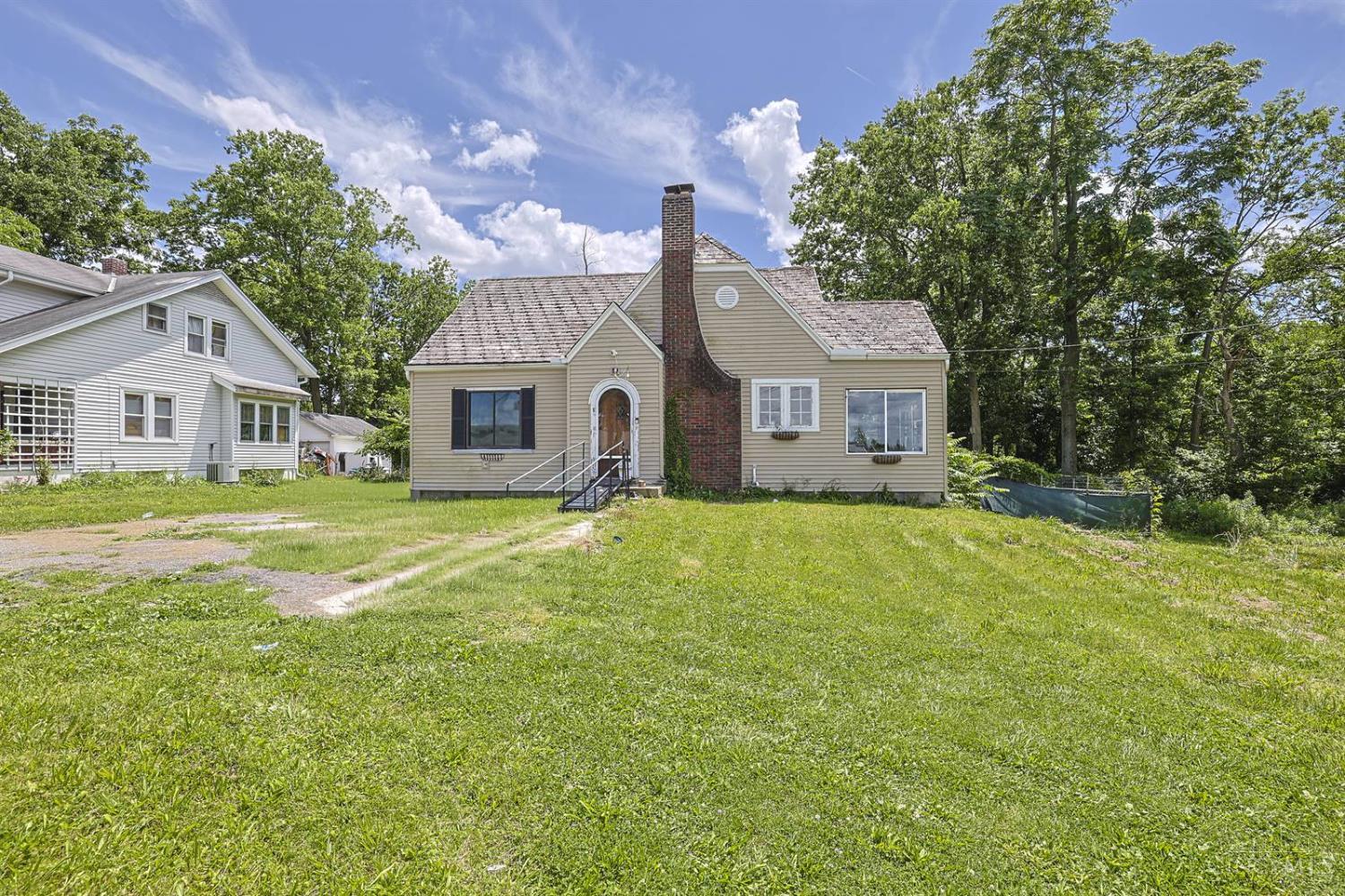 1991 Princeton Road Hamilton, OH 45011 - Photo 1 of 6