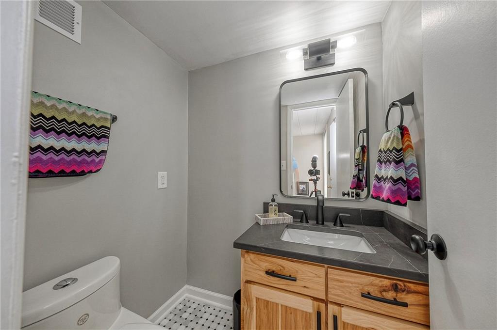 2034 Swallow Hill Road, Unit 220 Pittsburgh, PA 15220 - Photo 10 of 19