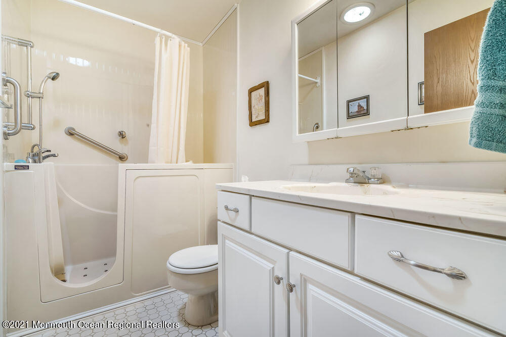 144 A Sunset Road, Unit A Whiting, NJ 08759 - Photo 31 of 45 042_dsc07003