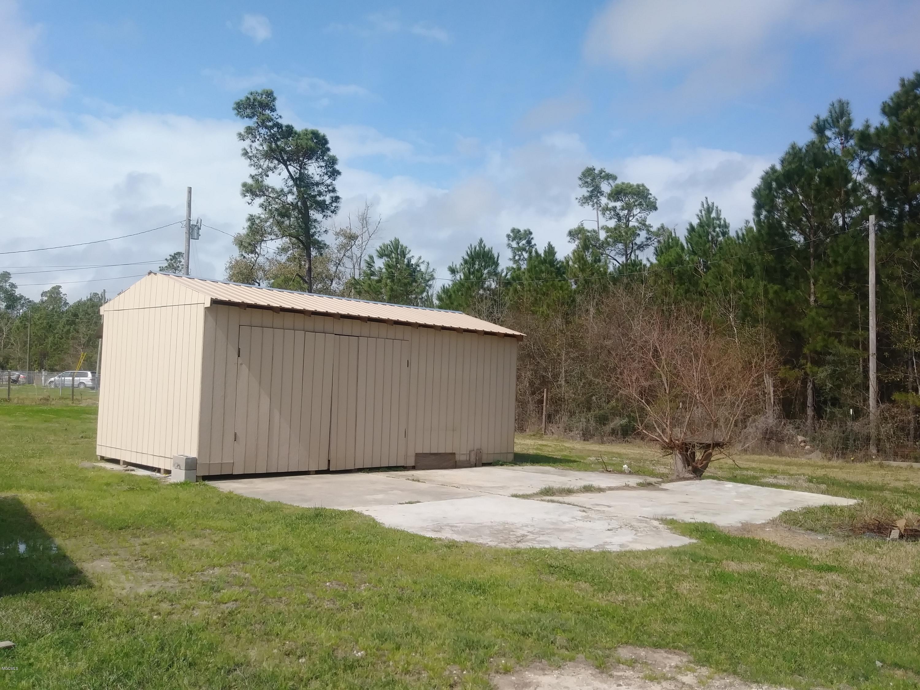 3100 Roberson Road Bay St. Louis, MS 39520 - Photo 8 of 20 0220181203a