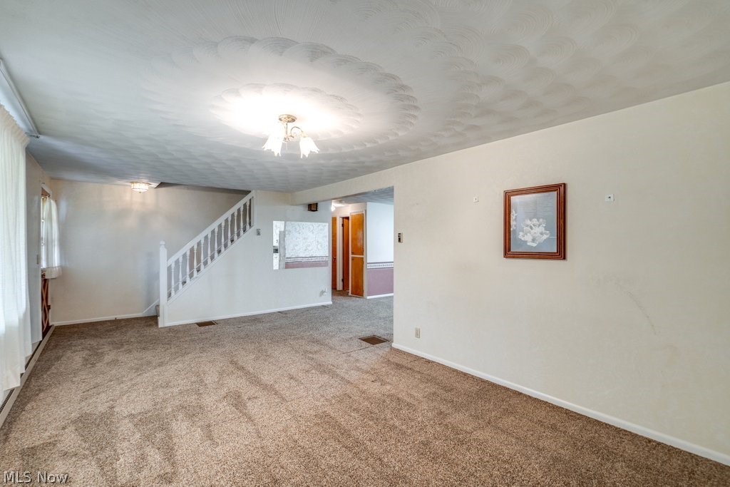 2267 Bellflower Road East Rochester, OH 44625 - Photo 8 of 48