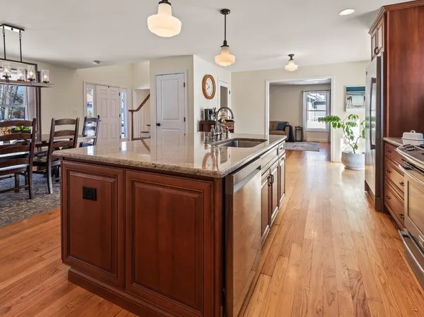 $799,999 | 81 Longmeadow Drive, Lowell, MA 01852