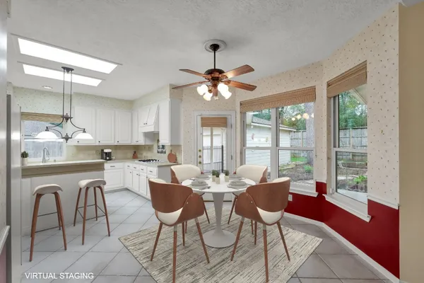 $570,000 | 92 South Bonneymead Circle, The Woodlands, TX 77381