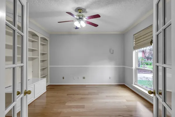 $570,000 | 92 South Bonneymead Circle, The Woodlands, TX 77381