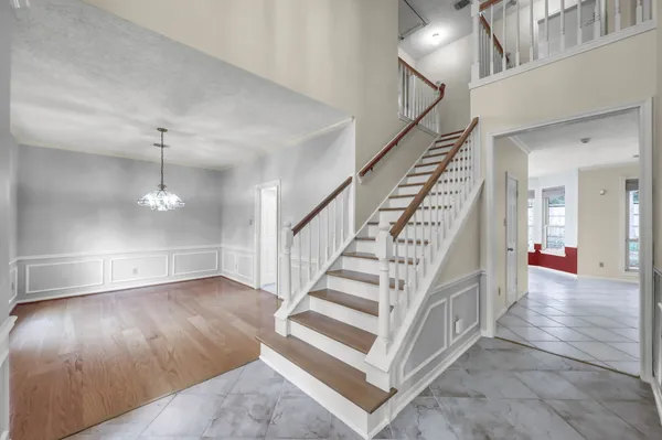 $570,000 | 92 South Bonneymead Circle, The Woodlands, TX 77381