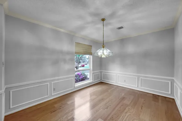 $570,000 | 92 South Bonneymead Circle, The Woodlands, TX 77381