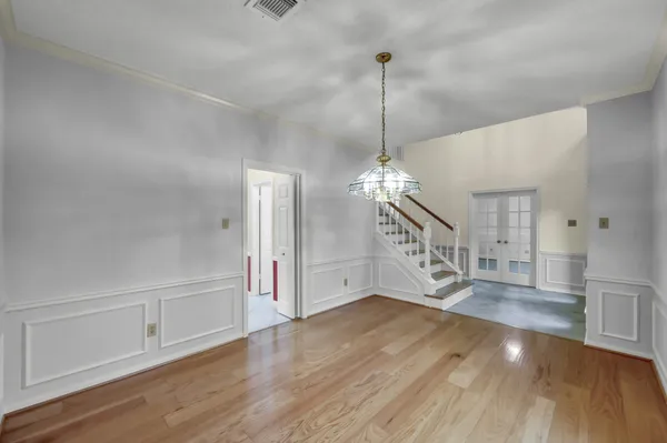 $570,000 | 92 South Bonneymead Circle, The Woodlands, TX 77381