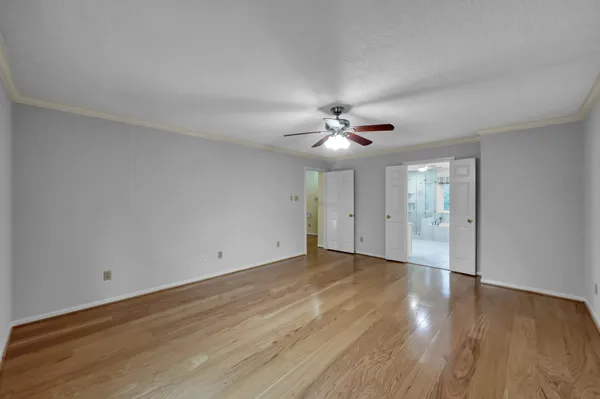 $570,000 | 92 South Bonneymead Circle, The Woodlands, TX 77381