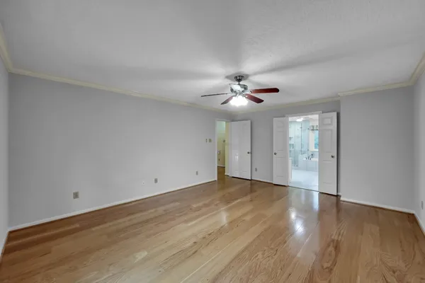 $570,000 | 92 South Bonneymead Circle, The Woodlands, TX 77381