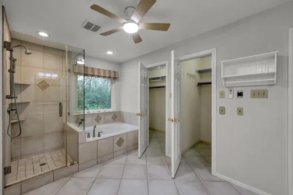 $570,000 | 92 South Bonneymead Circle, The Woodlands, TX 77381