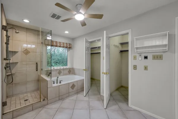 $570,000 | 92 South Bonneymead Circle, The Woodlands, TX 77381