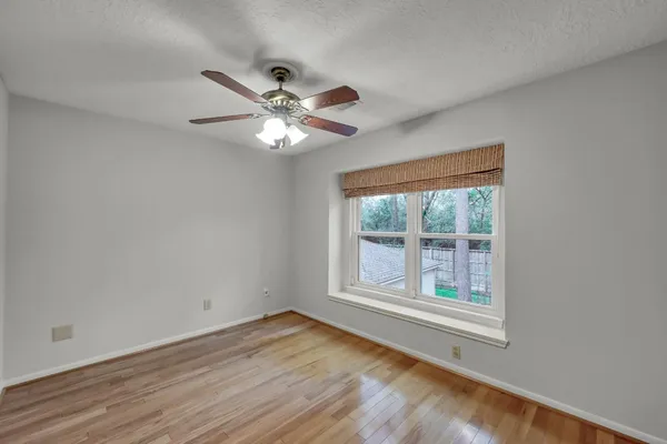 $570,000 | 92 South Bonneymead Circle, The Woodlands, TX 77381