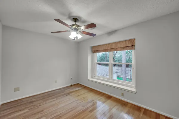 $570,000 | 92 South Bonneymead Circle, The Woodlands, TX 77381
