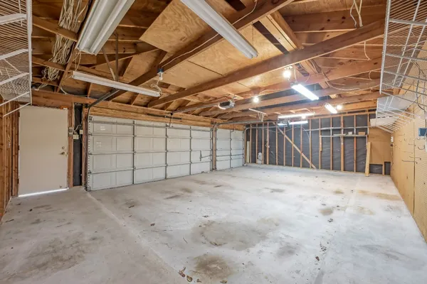$570,000 | 92 South Bonneymead Circle, The Woodlands, TX 77381