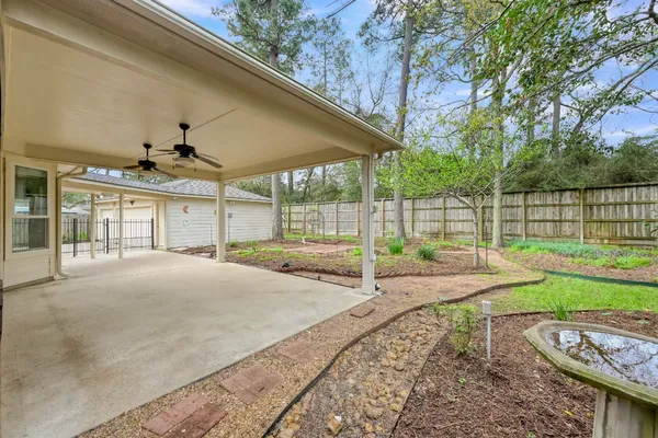 $570,000 | 92 South Bonneymead Circle, The Woodlands, TX 77381