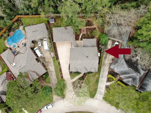 $570,000 | 92 South Bonneymead Circle, The Woodlands, TX 77381