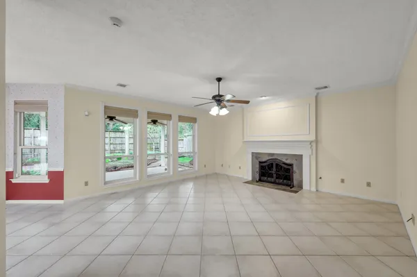 $570,000 | 92 South Bonneymead Circle, The Woodlands, TX 77381