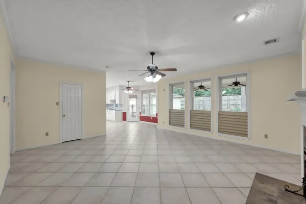 $570,000 | 92 South Bonneymead Circle, The Woodlands, TX 77381