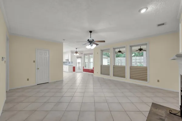 $570,000 | 92 South Bonneymead Circle, The Woodlands, TX 77381