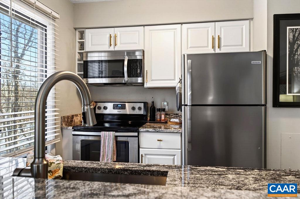 2247 Tanners Ridge Roseland, VA 22967 - Photo 5 of 24