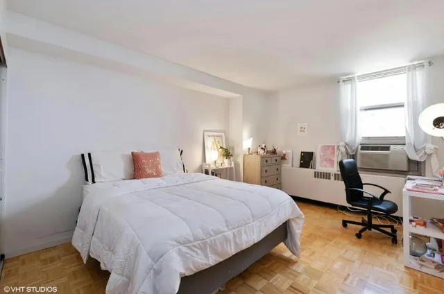 $3,300 | 3950 North Lake Shore Drive, Unit 1428, Chicago, IL 60613