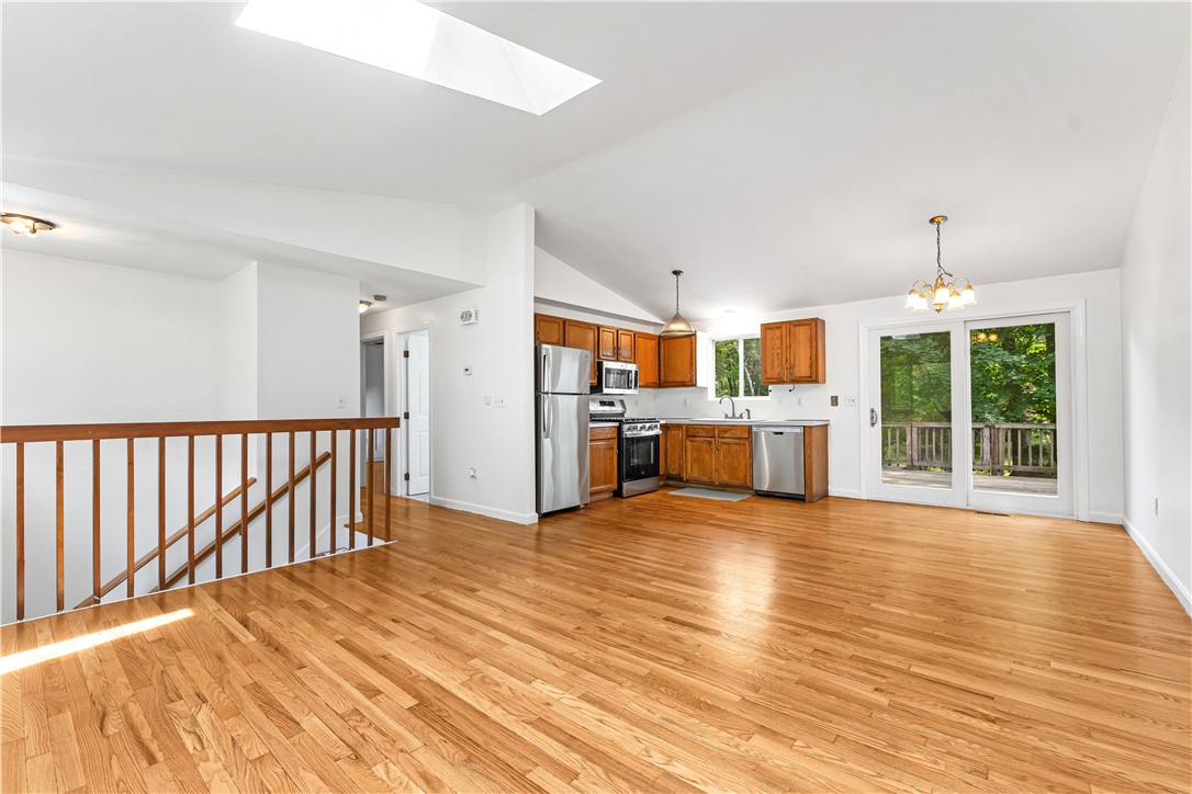 107 Huckleberry Road North Kingstown, RI 02852 - Photo 5 of 29