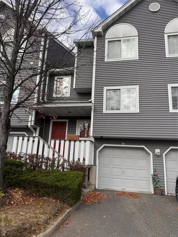 $425,000 | 71 Eagle Ridge Way, Nanuet, NY 10954