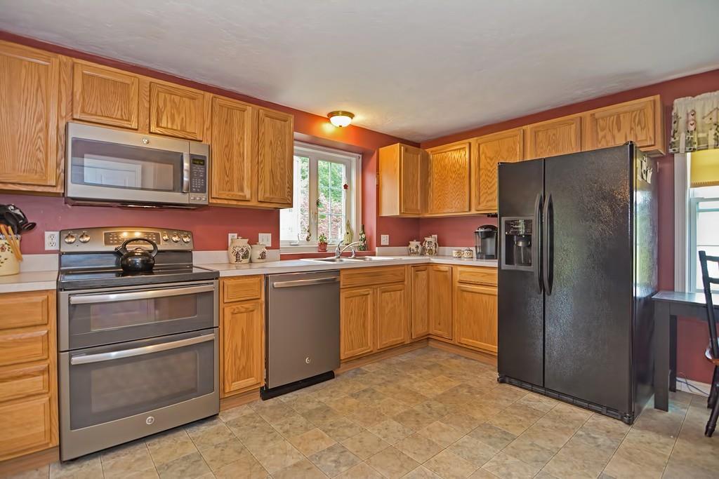 37 Deer Run Road Bellingham, MA 02019 - Photo 17 of 37 Gallery Image 17