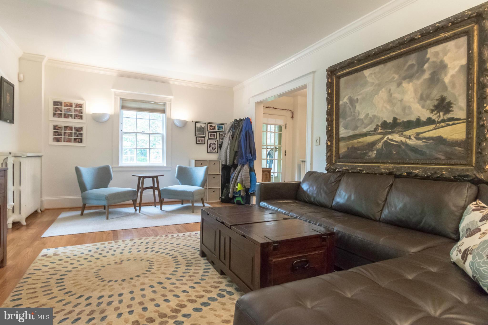4106 Roland Avenue Baltimore, MD 21211 - Photo 11 of 23 Living Room